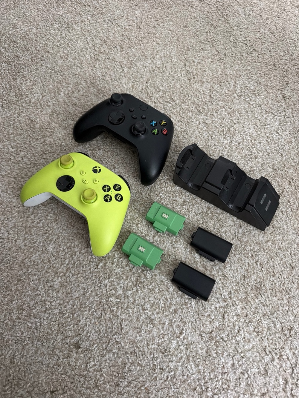 Xbox Wireless Controllers Bundle - Black & Electric Volt